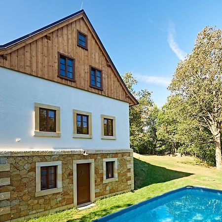 Na Jeleni Stezce Villa Chribska Exterior photo